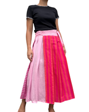 Charger l'image dans la galerie, Pink wrap skirt 01