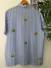 Charger l'image dans la galerie, Calamansi blue stripe polo 01