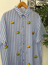 Charger l'image dans la galerie, Calamansi blue stripe polo 01