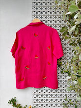 Load image into Gallery viewer, Pakwan polo in pink camp collar