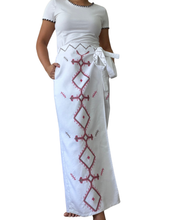 Charger l'image dans la galerie, T’boli Garterized wrap pants white 01