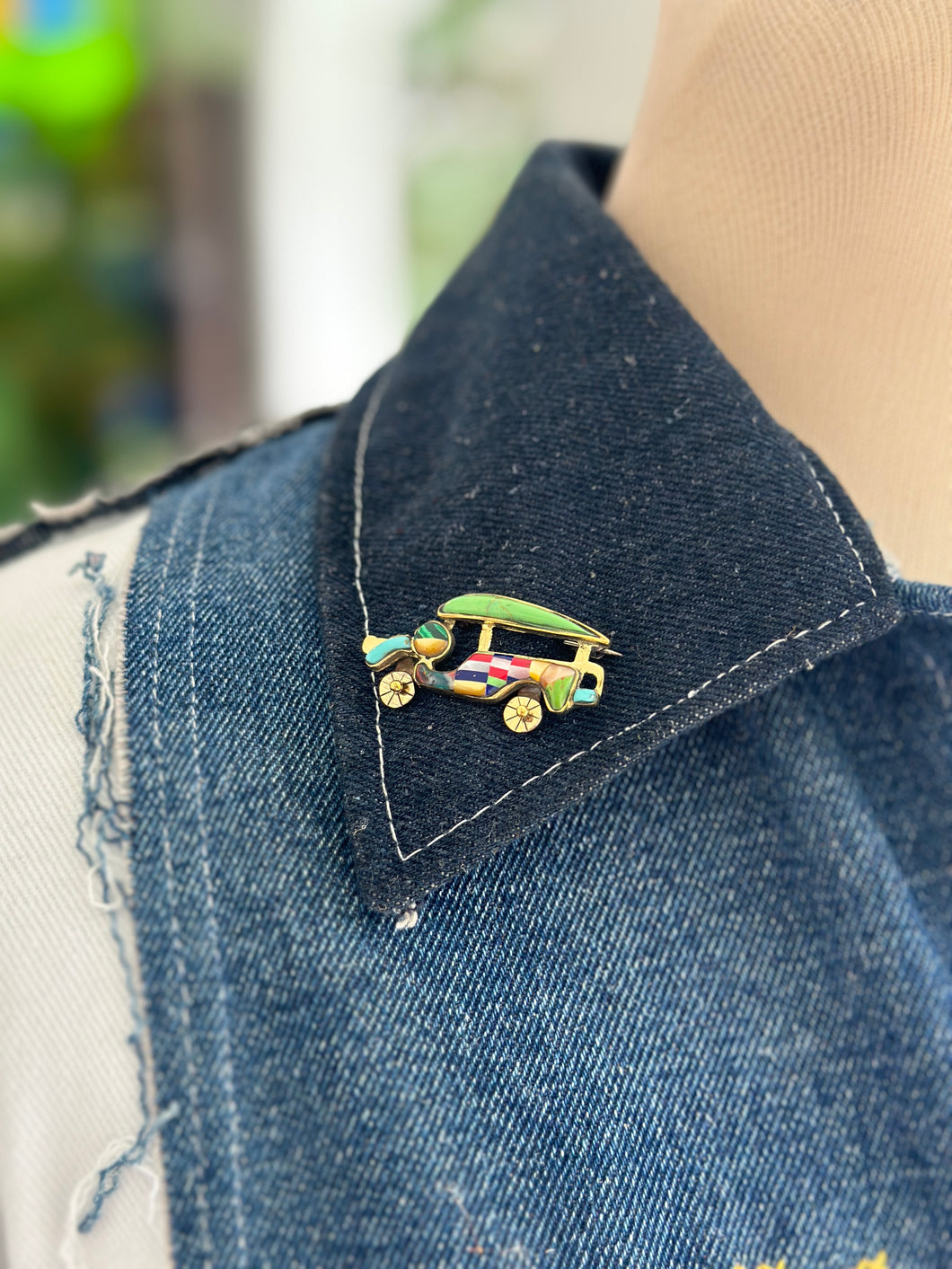 Jeepney small brooch 01