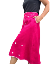 Charger l&#39;image dans la galerie, Tweetums skirt in fuchsia