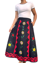 Charger l'image dans la galerie, Tinubkan denim skirt Size L