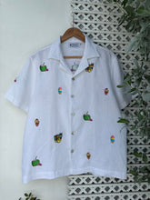 Load image into Gallery viewer, Matamis polo in white camp collar