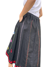 Charger l'image dans la galerie, Tinubkan denim skirt Size L