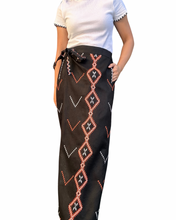 Charger l&#39;image dans la galerie, T’boli Garterized wrap pants