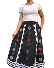 Load image into Gallery viewer, Tinubkan denim skirt Size XL