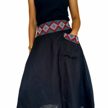 Load image into Gallery viewer, Armie skirt in black with green langkit