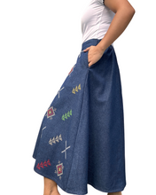 Charger l'image dans la galerie, South cotabato denim skirt Size M