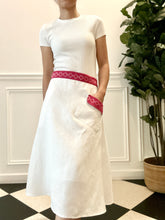 Charger l&#39;image dans la galerie, Armie skirt with pink langkit in white