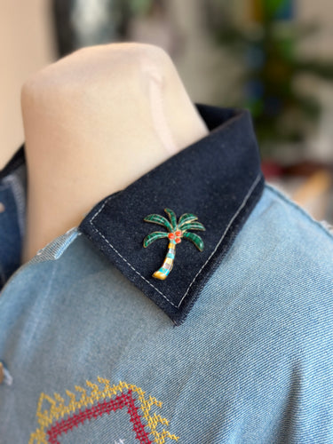 Coconut brooch