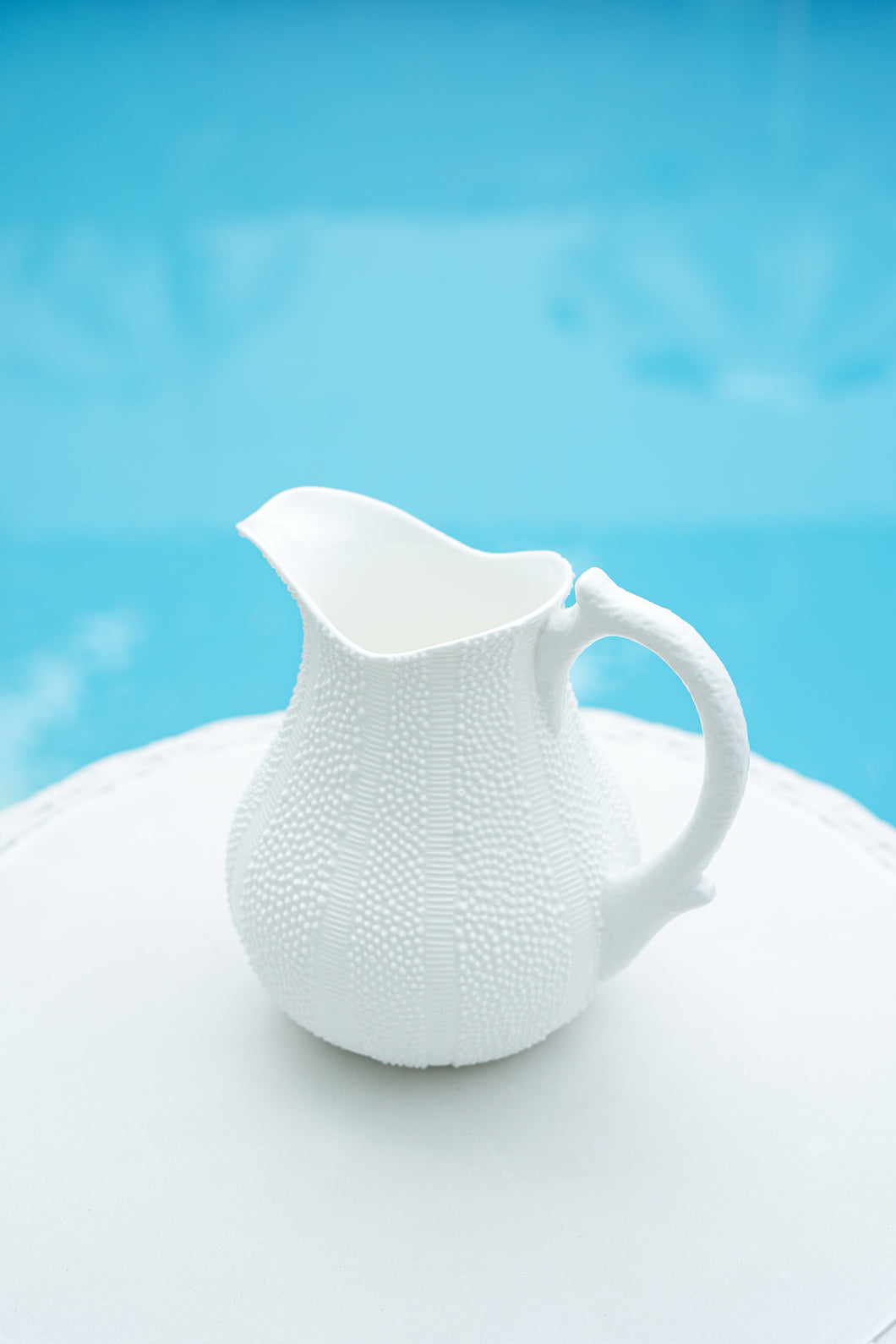 Salungo pitcher white