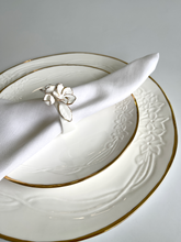 Charger l&#39;image dans la galerie, Sampaguita plates in white with gold