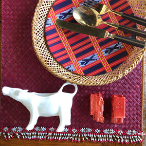 Set of 6 red placemats with red, white and gold beads