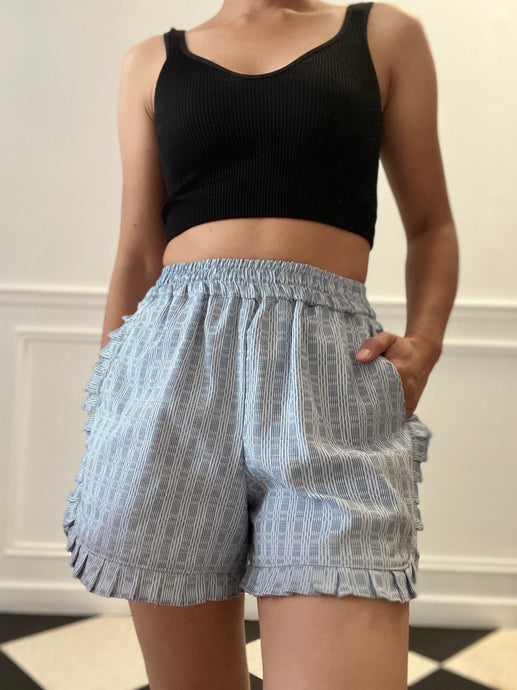 Mademoiselle shorts in light blue with ruffles