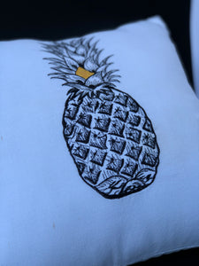 Pineapple embroidered pillowcase in white
