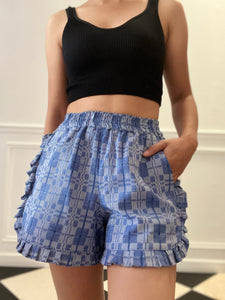Mademoiselle shorts in blue with ruffles